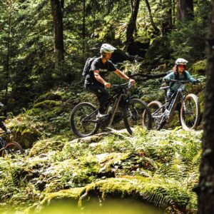 Encadrement d'un groupe en vtt à assistance électrique par Benjamin Verrier