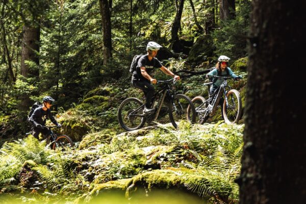 Encadrement d'un groupe en vtt à assistance électrique par Benjamin Verrier