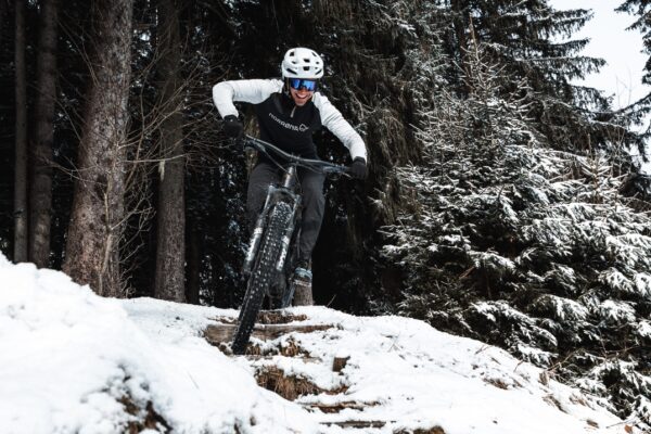 VTT à assistance éléctrique sur neige – Image 3